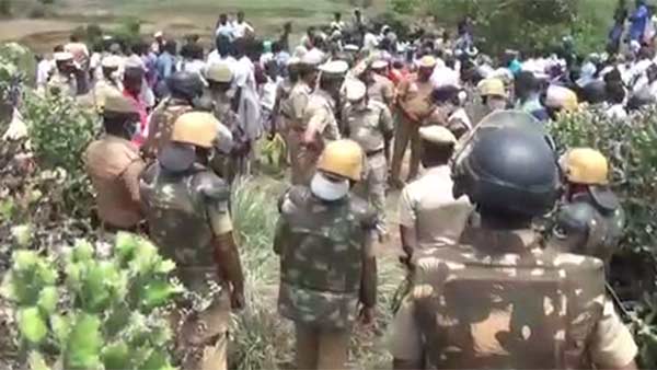 కిడ్నాప్ కేసు పెట్టిన పునిత ఫ్యామిలి