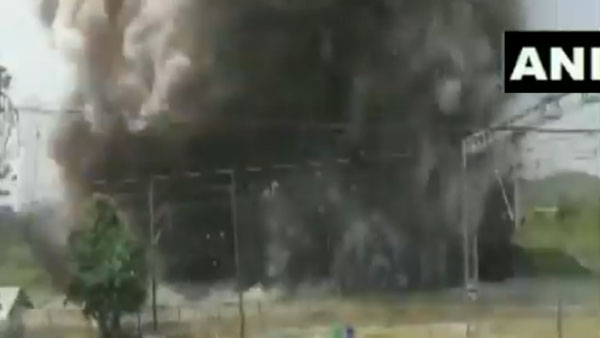 Madhya Pradesh: Overhead line damages during blasting work at Dundi Railway Station Madhya Pradesh: Overhead line damages during blasting work at Dundi Railway Station