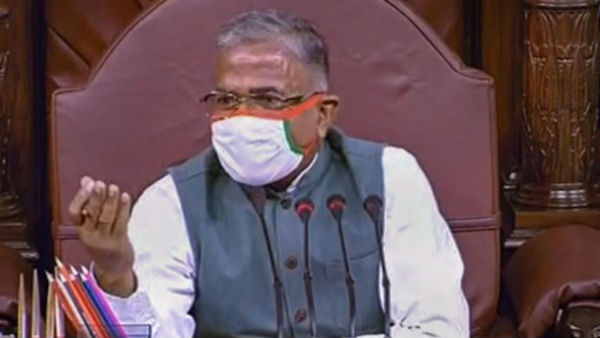 సస్పెండ్ అయిన ఎంపీలకు టీ ఇచ్చిన కాసేపటికే ..