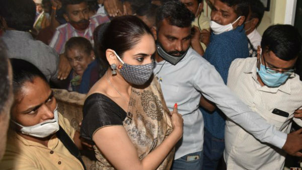మేడమ్ కరోనా ఉంది.... నోచాన్స్
