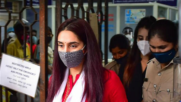 జైల్లో రాగిణి తొలిరాత్రి