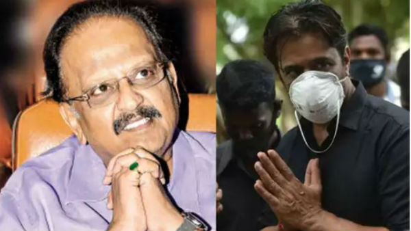 భారతీరాజా కన్నీటిపర్యంతం...