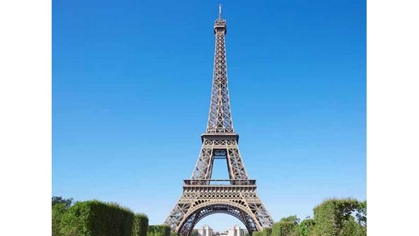 No blast in Paris, loud sound was due to fighter plane breaking sound barrier: Police No blast in Paris, loud sound was due to fighter plane breaking sound barrier: Police