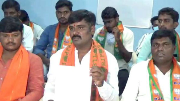 టీఆర్ఎస్ కు అమ్ముడుపోయాడు..