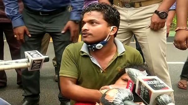 అవినీతి మంత్రులకు వ్యతిరేకంగా..