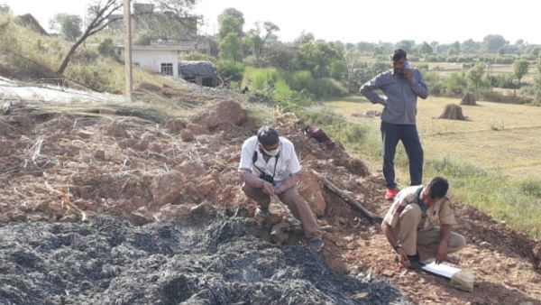 భూవివాదంలో పూజారి పై పెట్రోల్ పోసి తగలబెట్టిన ల్యాండ్ మాఫియా