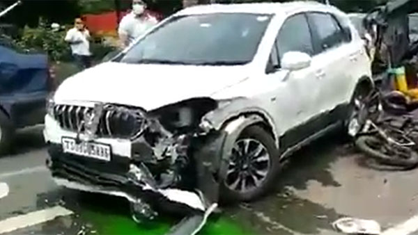 Two killed, six injured after a lorry collides parked vehicle at Hanumanthavaka in Visakhapatnam Two killed, six injured after a lorry collides parked vehicle at Hanumanthavaka in Visakhapatnam