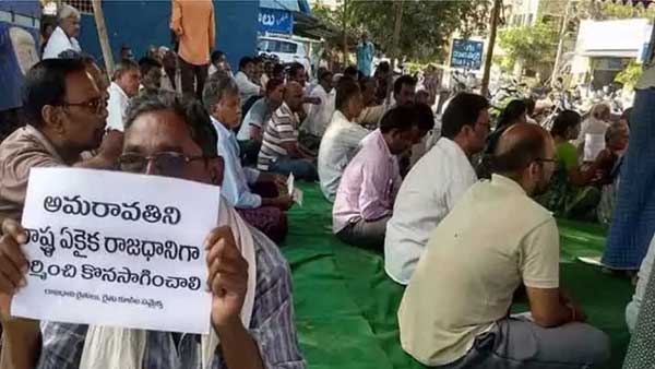 దళిత రైతులపై ఎస్సీ, ఎస్టీ అట్రాసిటీ కేసులా?