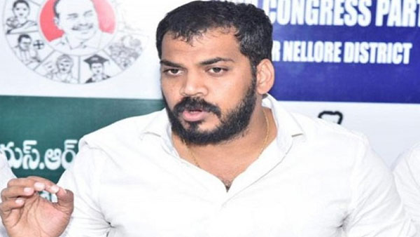 పోలవరం ప్రాజెక్టు విషయంలో ప్రజలకు వెన్నుపోటు పొడిచారు