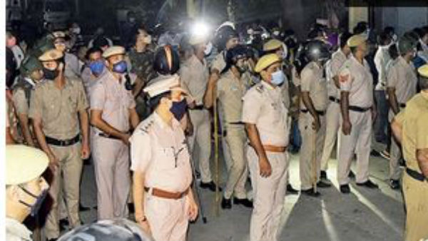 బాధితురాలి మరణంతో కుట్ర కోణం .. నిఘావర్గాల వెల్లడి