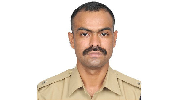 Dubbaka Bypoll: EC has appointed IPS officer Saroj Kumar Thakur as police observer Dubbaka Bypoll: EC has appointed IPS officer Saroj Kumar Thakur as police observer