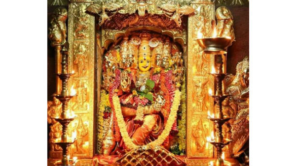 nri devotee donates rs.40 lakh worth gold necklace to vijayawada kanakadurga nri devotee donates rs.40 lakh worth gold necklace to vijayawada kanakadurga