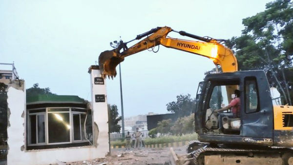 వైసీపీ పాత టార్గెట్ గీతం క్యాంపస్...