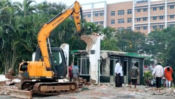 40 ఎకరాల ప్రభుత్వ భూమి ఆక్రమణలో ఉందంటున్న అధికారులు
