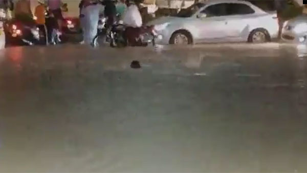 Hyderabad Rains: Swimmimg on the road at Chintalkunta near LB nagar in Telangana Hyderabad Rains: Swimmimg on the road at Chintalkunta near LB nagar in Telangana