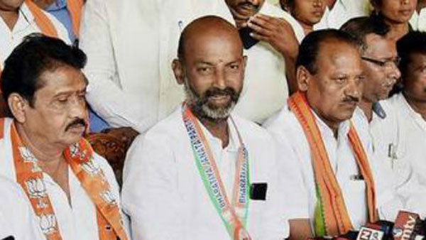 కమిషనర్ ఆరా.. ఢిల్లీలో బండి..