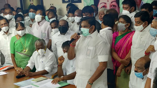 పళనికి సీఎం సీటు, పన్నీర్ చేతికి స్టీరింగ్