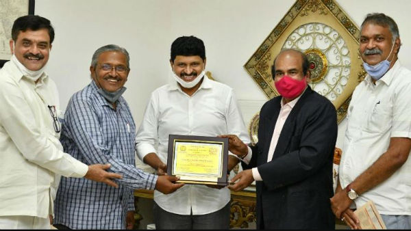 trs mp santosh kumar taken gramodaya bandhu mitra award trs mp santosh kumar taken gramodaya bandhu mitra award