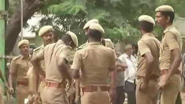 ప్రియుడికి తట్టుకునే ఓపిక లేదు