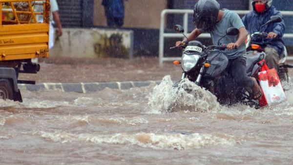 హైవే లపై కూడా వరదనీరు .. వాహన రాకపోకలకు తీవ్ర ఇబ్బంది