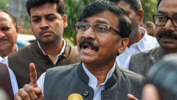 మహారాష్ట్ర , పశ్చిమ బెంగాల్ లో ఇలాంటి ఘటన జరిగితే సైలెంట్ గా ఉంటారా ?