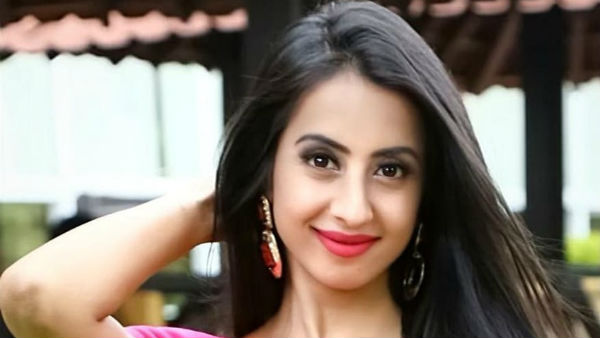 సంజనా సినిమా 42 డేస్ నాటౌట్