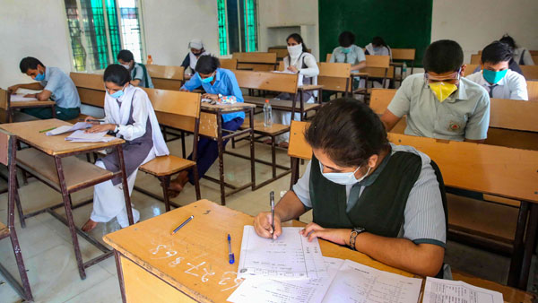 ప్రభుత్వ స్కూల్స్ వైపు తల్లిదండ్రుల మొగ్గు