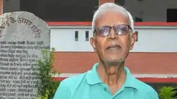 కేంద్రంలో ఉండగా..