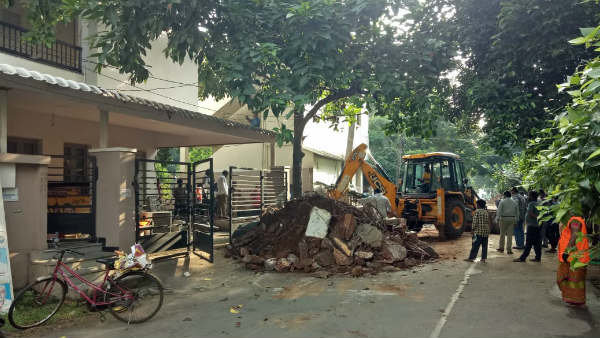 gvmc officials demolish part of former mp sabbam haris residence in visakhapatnam gvmc officials demolish part of former mp sabbam haris residence in visakhapatnam