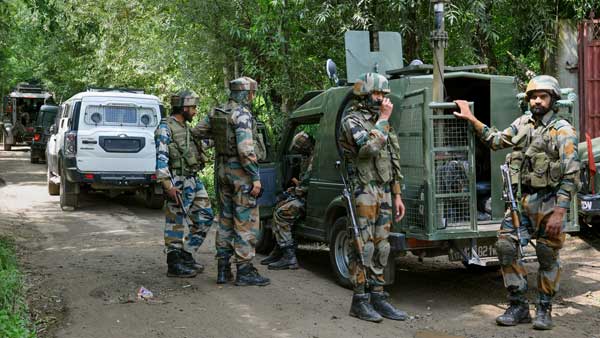 12 Injured In Grenade Attack In Pulwama 12 Injured In Grenade Attack In Pulwama