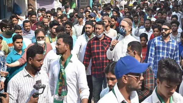 టీఆర్ఎస్తో ఎంఐఎం ఢీ