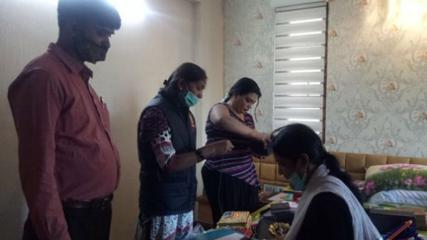 Karnataka: Bengaluru ACB seizes unaccounted cash and gold from KAS officer Sudha Karnataka: Bengaluru ACB seizes unaccounted cash and gold from KAS officer Sudha
