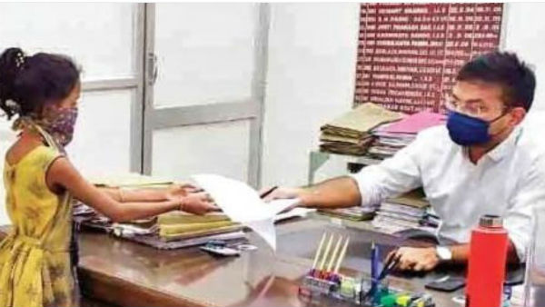 చిన్నారికి మోసం