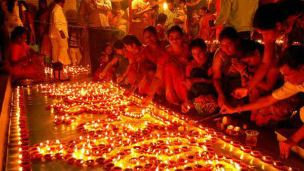 Horoscope looks good for few people on Diwali day, Predicts astrologers Horoscope looks good for few people on Diwali day, Predicts astrologers