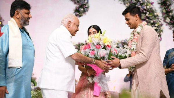 పొలిటికల్ వార్ పక్కన పెట్టి హాజరైన సీఎం