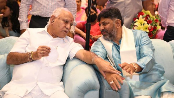 యూపీ జోతిష్యుడు పెట్టిన ముహూర్తం