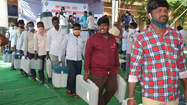 పోలింగ్ ఏర్పాట్లు