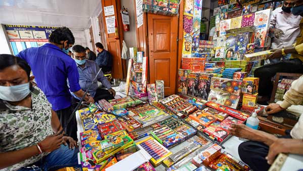 Supreme Court allows sale, use of green firecrackers for 2 hours in Telangana, modifies High Court order on ban Supreme Court allows sale, use of green firecrackers for 2 hours in Telangana, modifies High Court order on ban