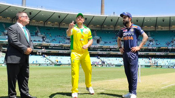 IND vs AUS: Team India Fans celebrate at out side of Sydney Cricket Stadium IND vs AUS: Team India Fans celebrate at out side of Sydney Cricket Stadium