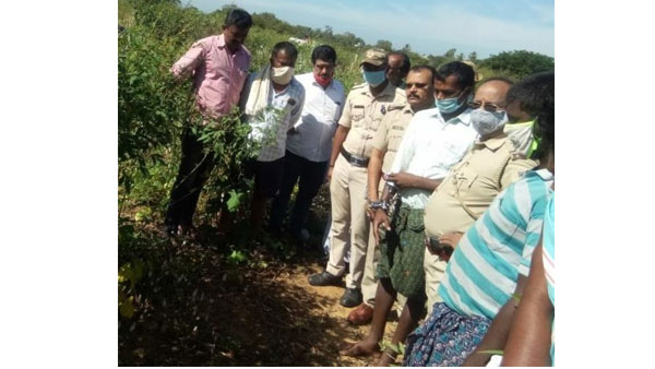 నెలరోజుల పాటు తప్పించుకుని తిరుగుతూ..
