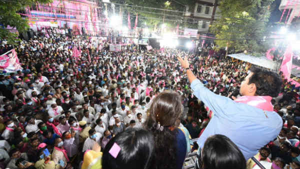 పక్కా లోకల్ పార్టీ టీఆర్ఎస్