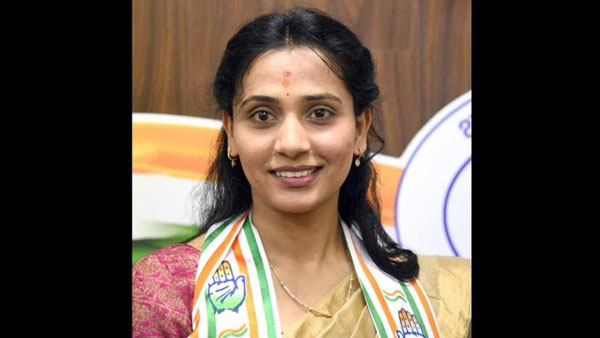 ఐఏఎస్ అధికారి భార్య