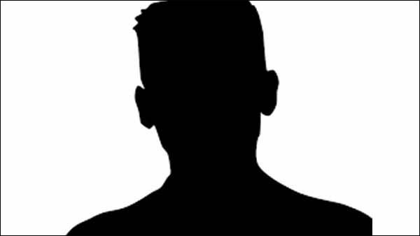 ఆంటీ కంట్లో పడిన ఎదురింటి కుర్రాడు