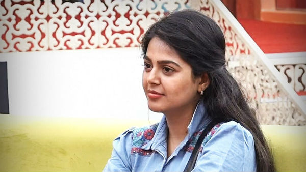 మోనాల్కే నెటిజెన్ల ఓటు