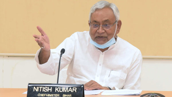 ముఖ్యమంత్రిగా నితీష్ ఎన్నిక..