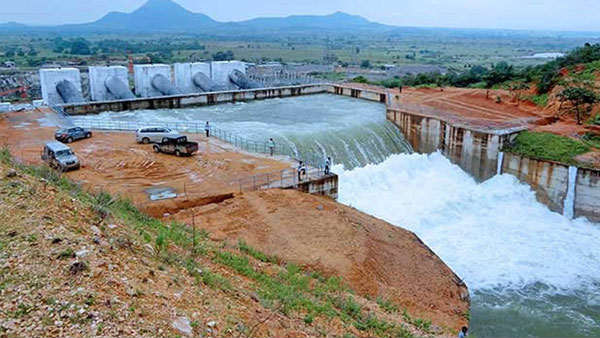పోలవరం నిధులకు కోత పెడుతున్న కేంద్రం