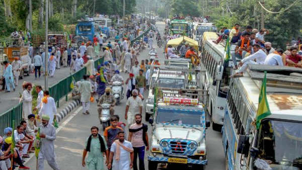 మైదానంలో వంటావార్పు