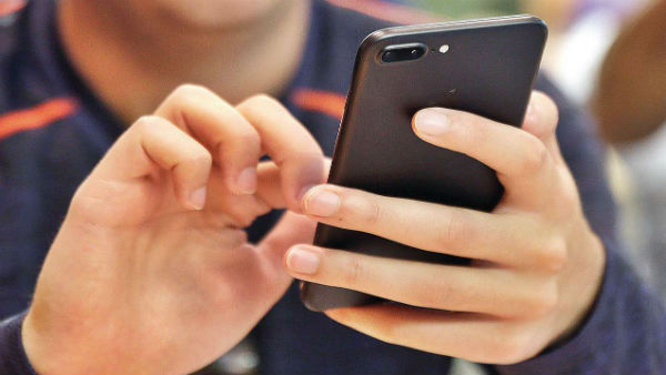 సీనియర్ ఐపీఎస్ ఆఫీసర్ పేరుతో !