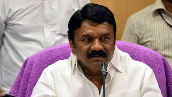 ఎందుకు టికెట్లు ఇస్తున్నారు.. మరీ
