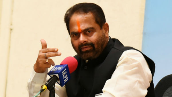 గతంలోనూ రెవెన్యూ అధికారులపై ఫైర్ .. ఇప్పుడు సెబ్ అభికారులపై